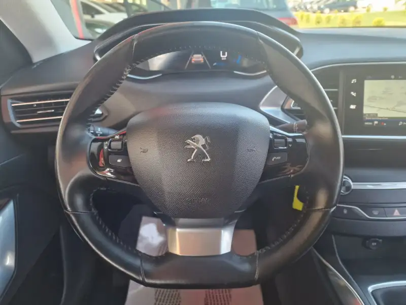 Peugeot 308 ALLURE Benzin 2021. godište - Slika 16