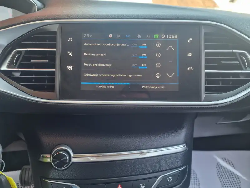 Peugeot 308 ALLURE Benzin 2021. godište - Slika 22