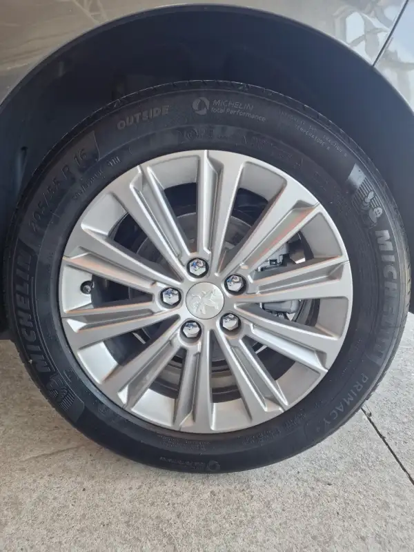 Peugeot 308 ALLURE Benzin 2021. godište - Slika 28