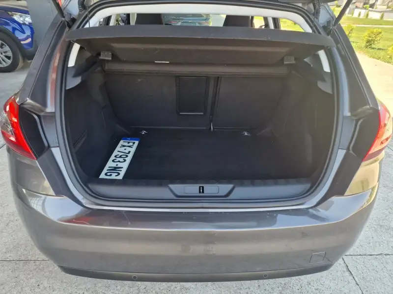 Peugeot 308 ALLURE Benzin 2021. godište - Slika 30