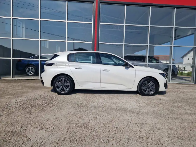 Peugeot 308 Benzin 2022. godište - Slika 4