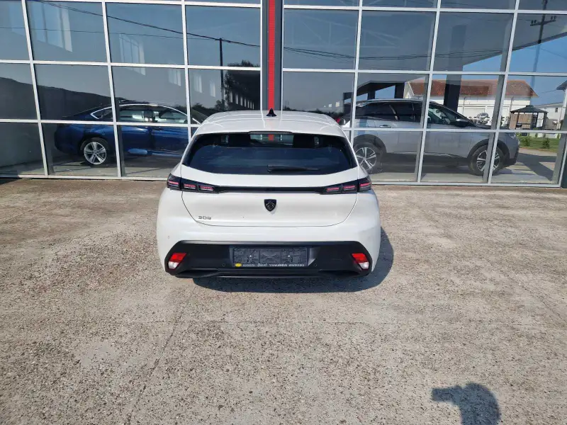 Peugeot 308 Benzin 2022. godište - Slika 6
