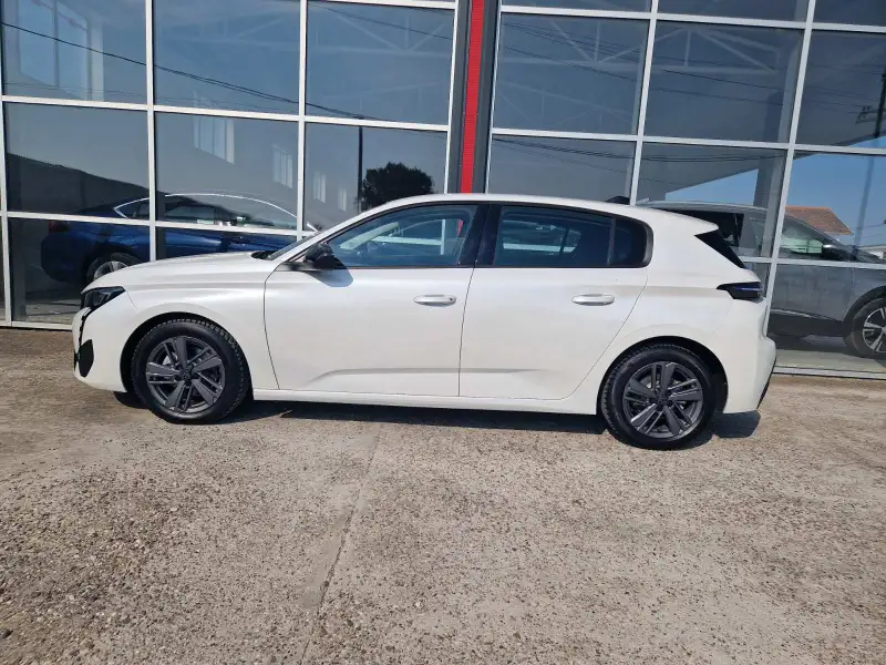 Peugeot 308 Benzin 2022. godište - Slika 8