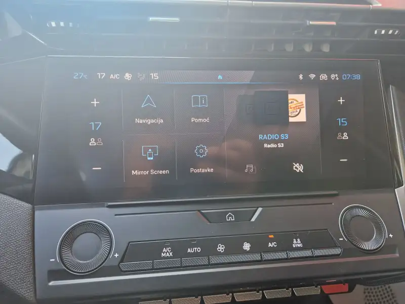 Peugeot 308 Benzin 2022. godište - Slika 12
