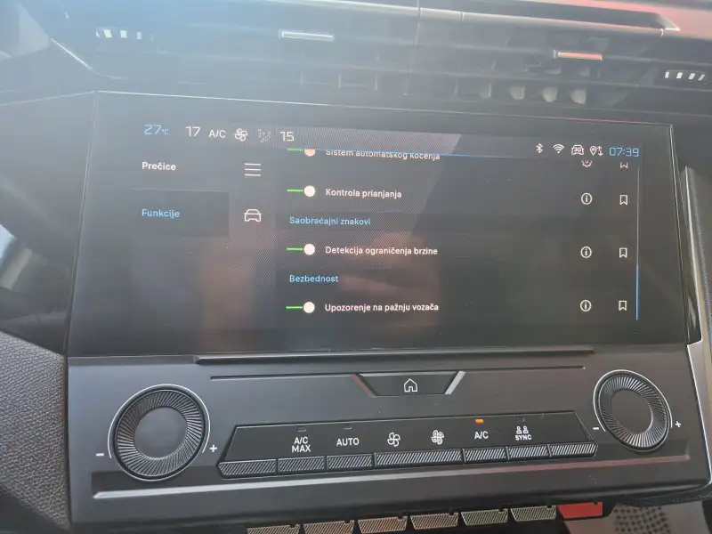 Peugeot 308 Benzin 2022. godište - Slika 16
