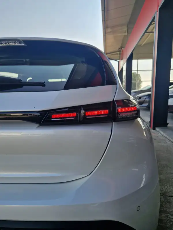 Peugeot 308 Benzin 2022. godište - Slika 23