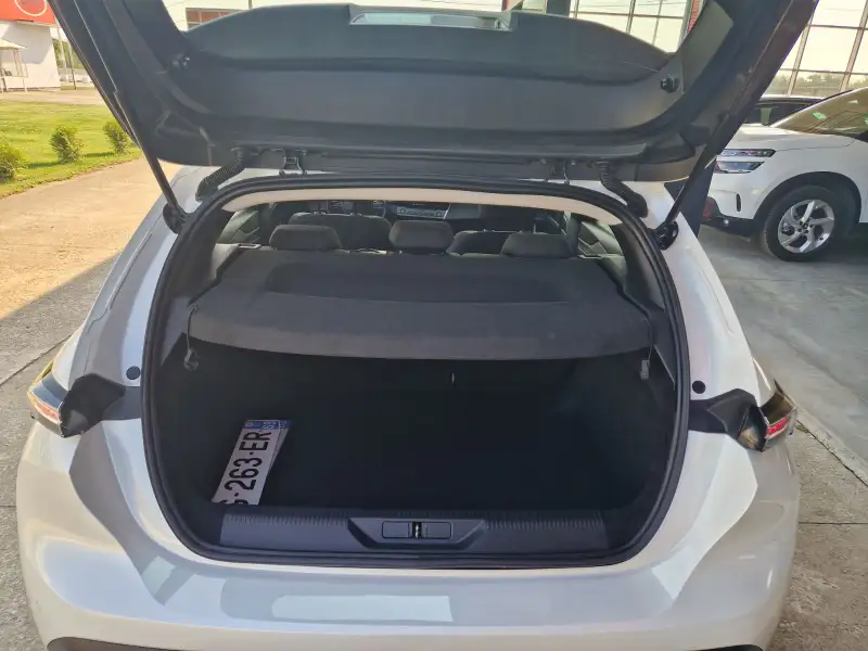 Peugeot 308 Benzin 2022. godište - Slika 26