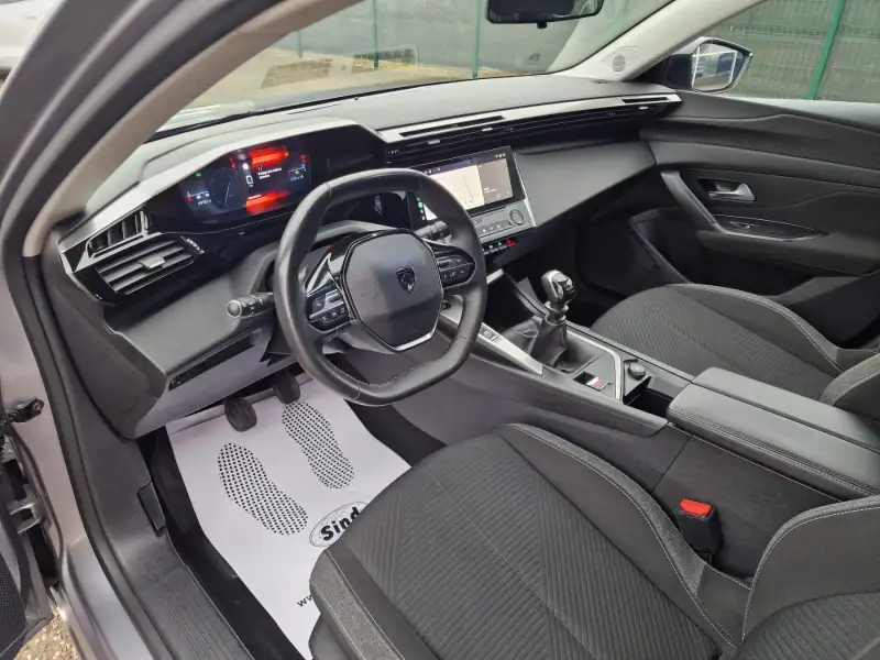 Peugeot 308 Benzin 2022. godište - Slika 11