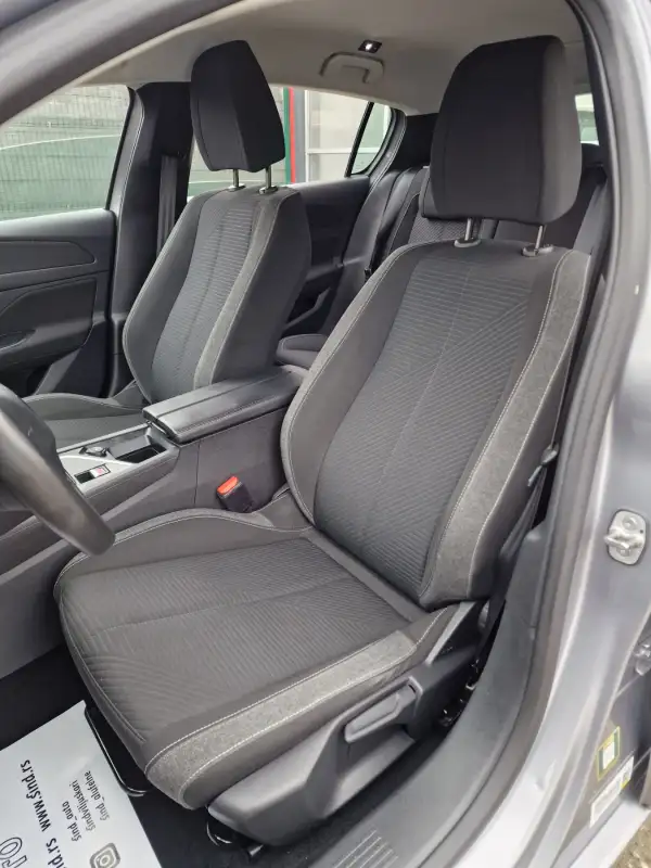 Peugeot 308 Benzin 2022. godište - Slika 12