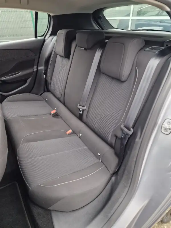 Peugeot 308 Benzin 2022. godište - Slika 13