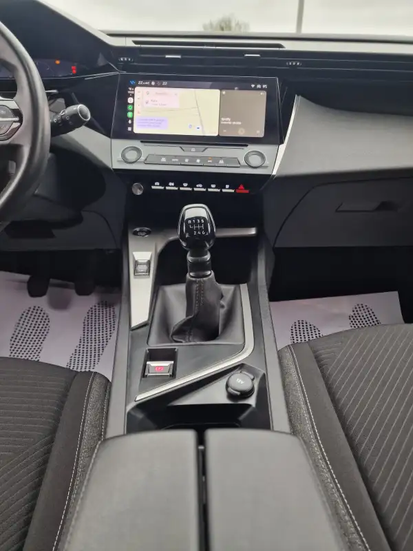 Peugeot 308 Benzin 2022. godište - Slika 15