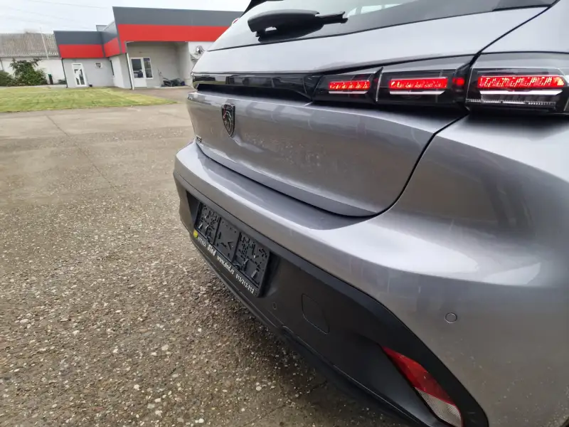 Peugeot 308 Benzin 2022. godište - Slika 34