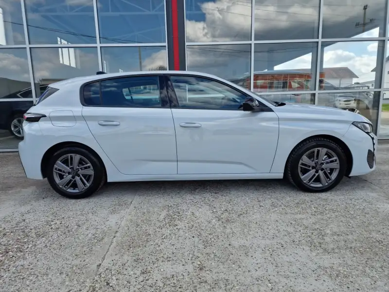 Peugeot 308 Benzin 2023. godište - Slika 4