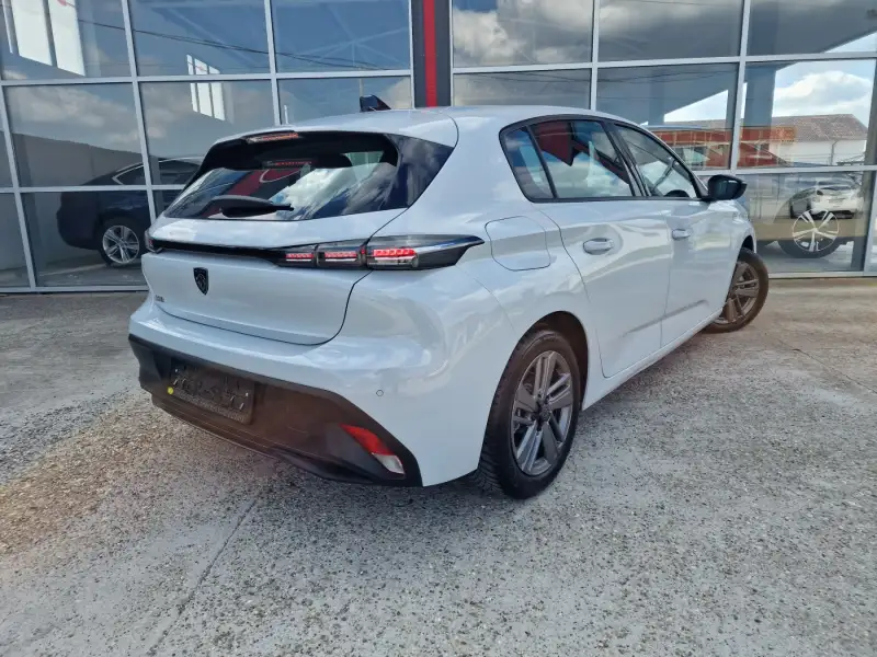 Peugeot 308 Benzin 2023. godište - Slika 5