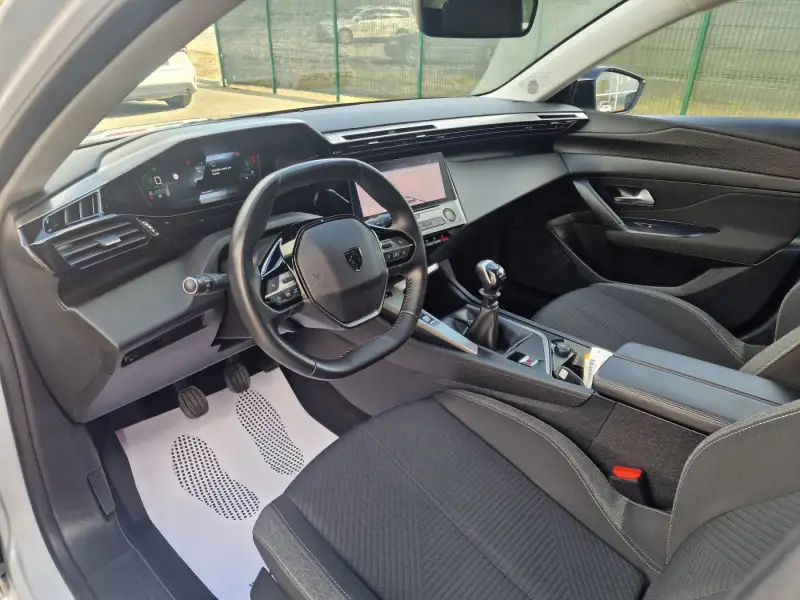 Peugeot 308 Benzin 2023. godište - Slika 11