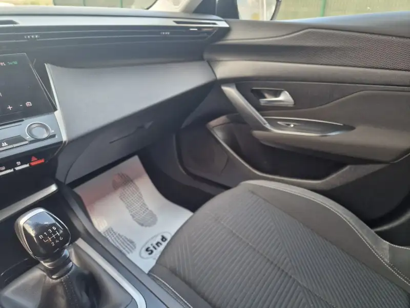 Peugeot 308 Benzin 2023. godište - Slika 28