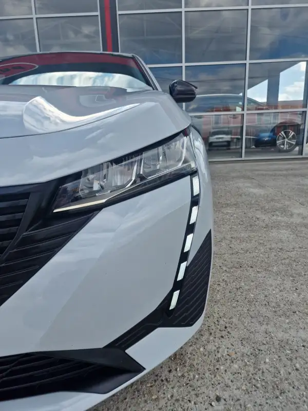 Peugeot 308 Benzin 2023. godište - Slika 29
