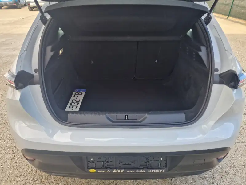 Peugeot 308 Benzin 2023. godište - Slika 33