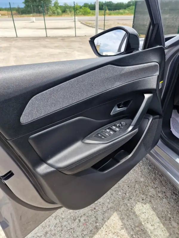 Peugeot 308 ALLURE Benzin 2022. godište - Slika 10
