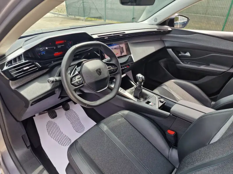 Peugeot 308 ALLURE Benzin 2022. godište - Slika 11