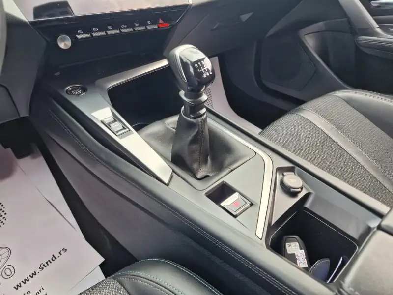 Peugeot 308 ALLURE Benzin 2022. godište - Slika 20