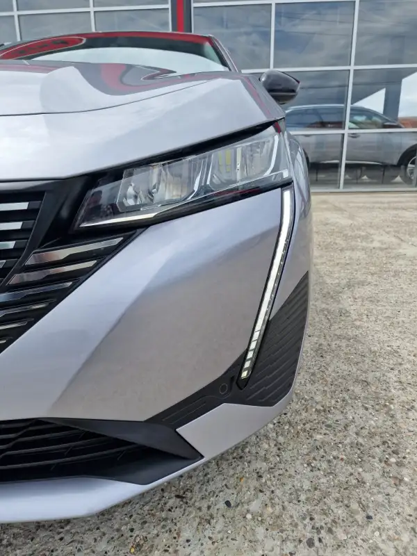 Peugeot 308 ALLURE Benzin 2022. godište - Slika 36