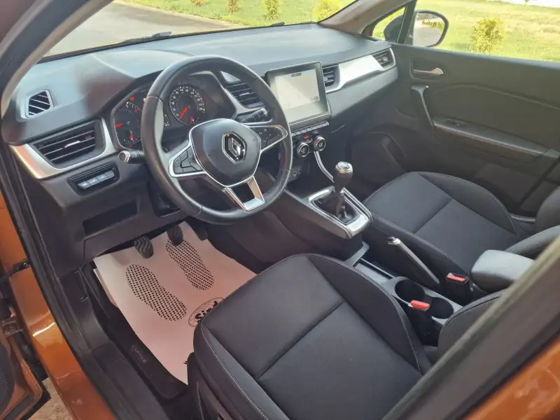 Renault Captur Benzin 2021. godište - Slika 11