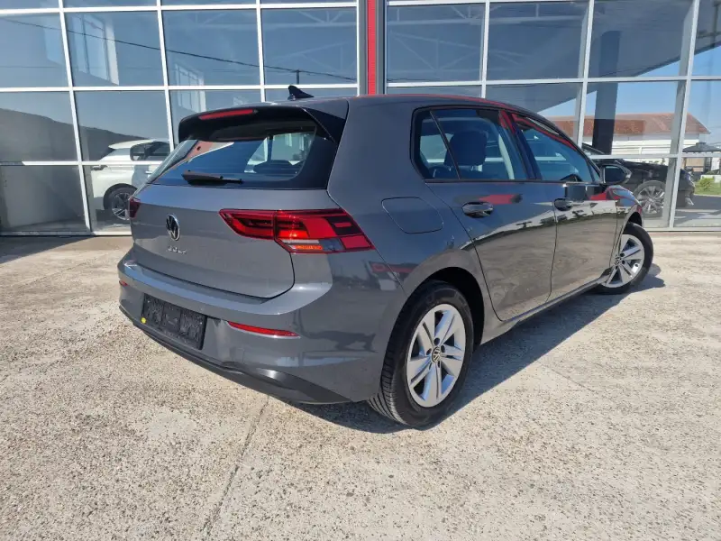 Volkswagen Golf 8 Dizel 2021. godište - Slika 5