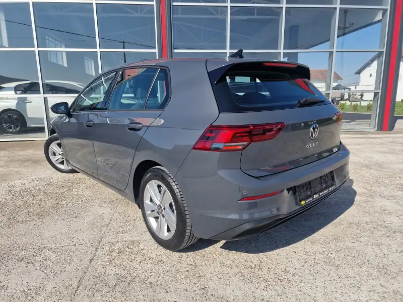Volkswagen Golf 8 Dizel 2021. godište - Slika 7