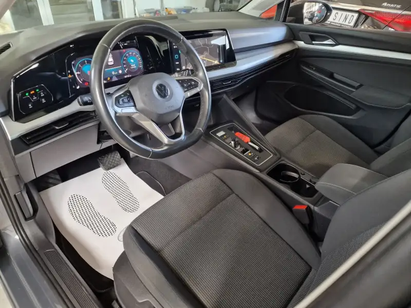 Volkswagen Golf 8 Dizel 2021. godište - Slika 11