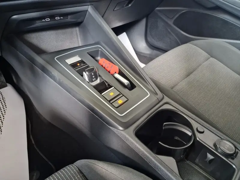 Volkswagen Golf 8 Dizel 2021. godište - Slika 17