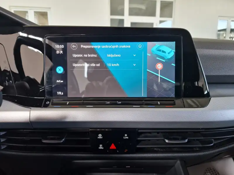 Volkswagen Golf 8 Dizel 2021. godište - Slika 29
