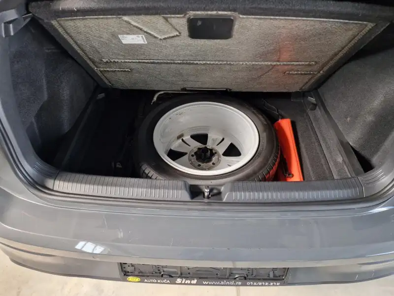 Volkswagen Golf 8 Dizel 2021. godište - Slika 34