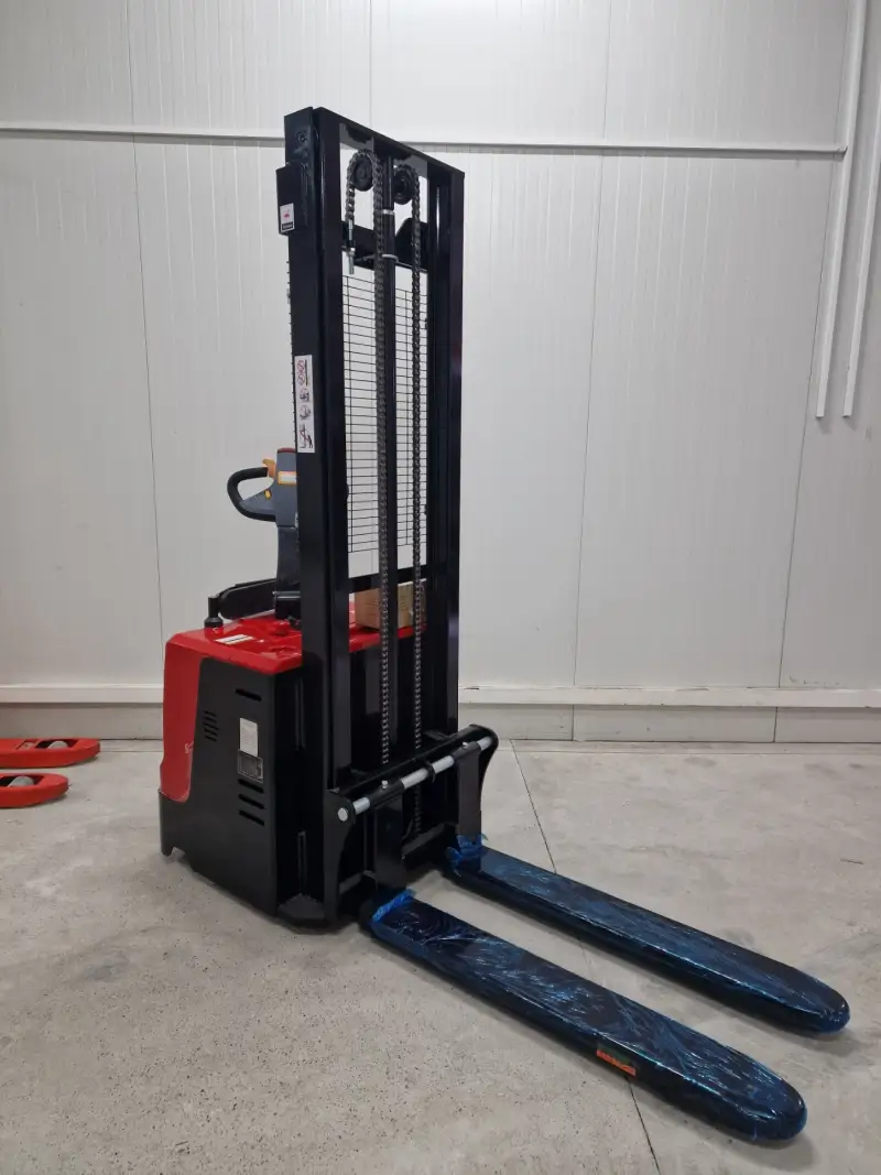 Premium Električni Staker SESG 1535 2026