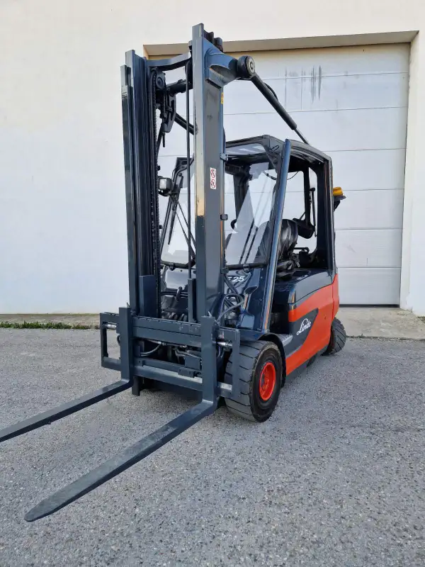 Viljuškar Linde E25L