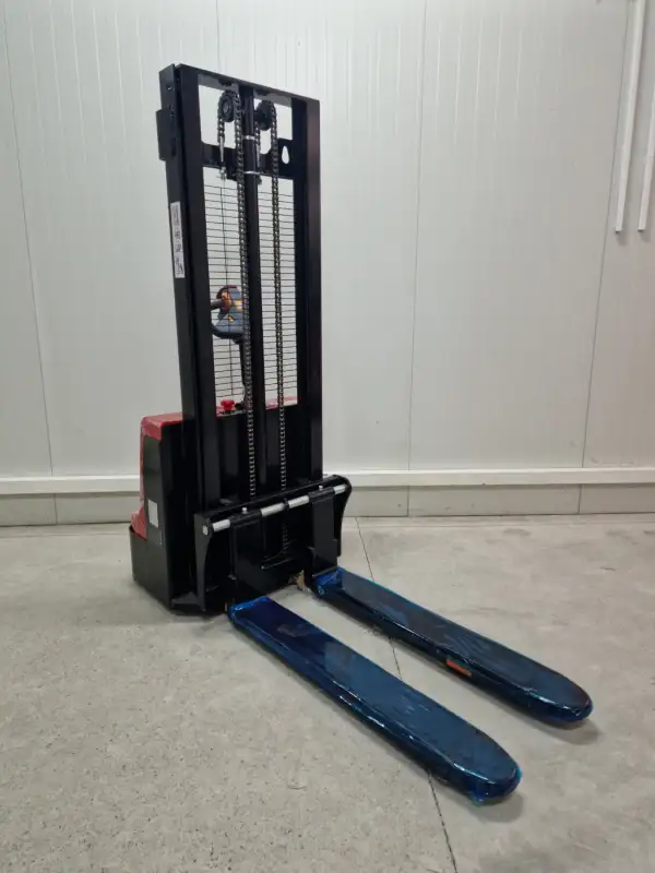 Viljuškar Premium Električni Staker SES 1530
